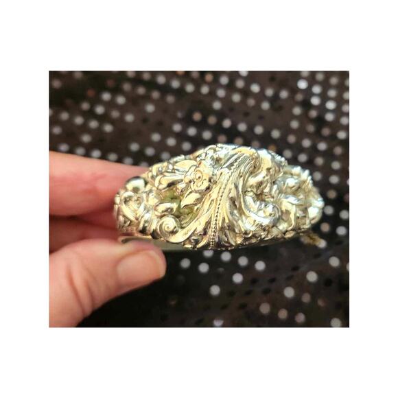 Vintage Signed Whiting & Davis Ornate Silver Cuff Bracelet Safety Chain 2.5" EUC - Picture 4 of 5